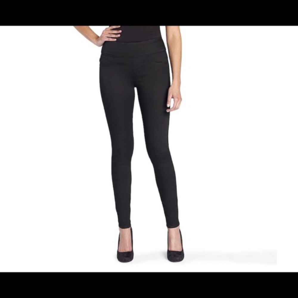NWT black Rock & Republic skinny jeans
